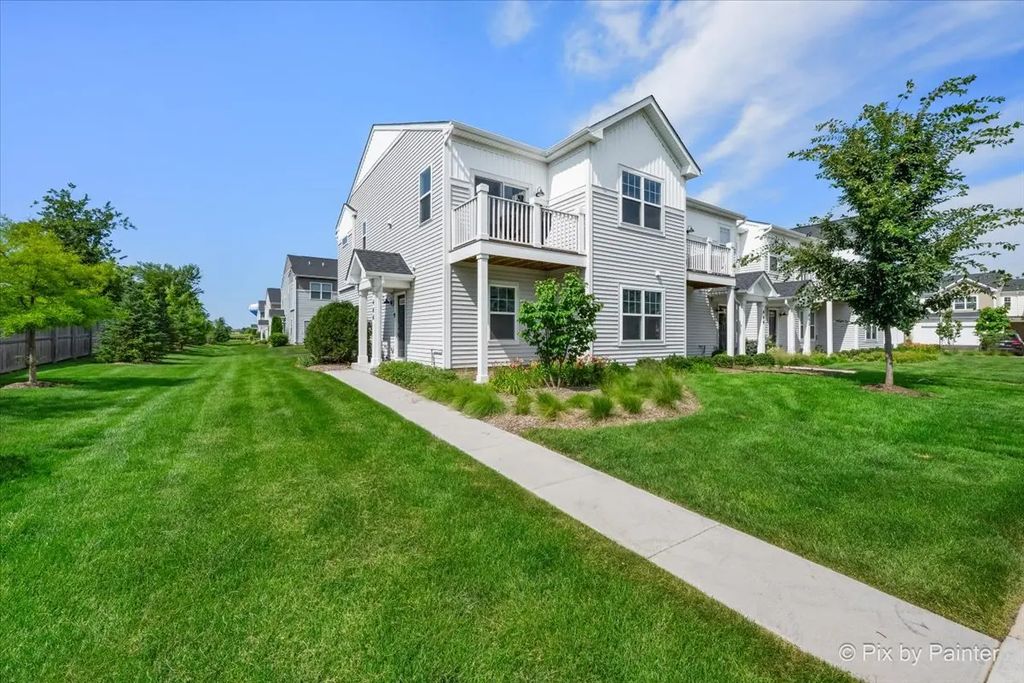 466 Comstock Road, South Elgin