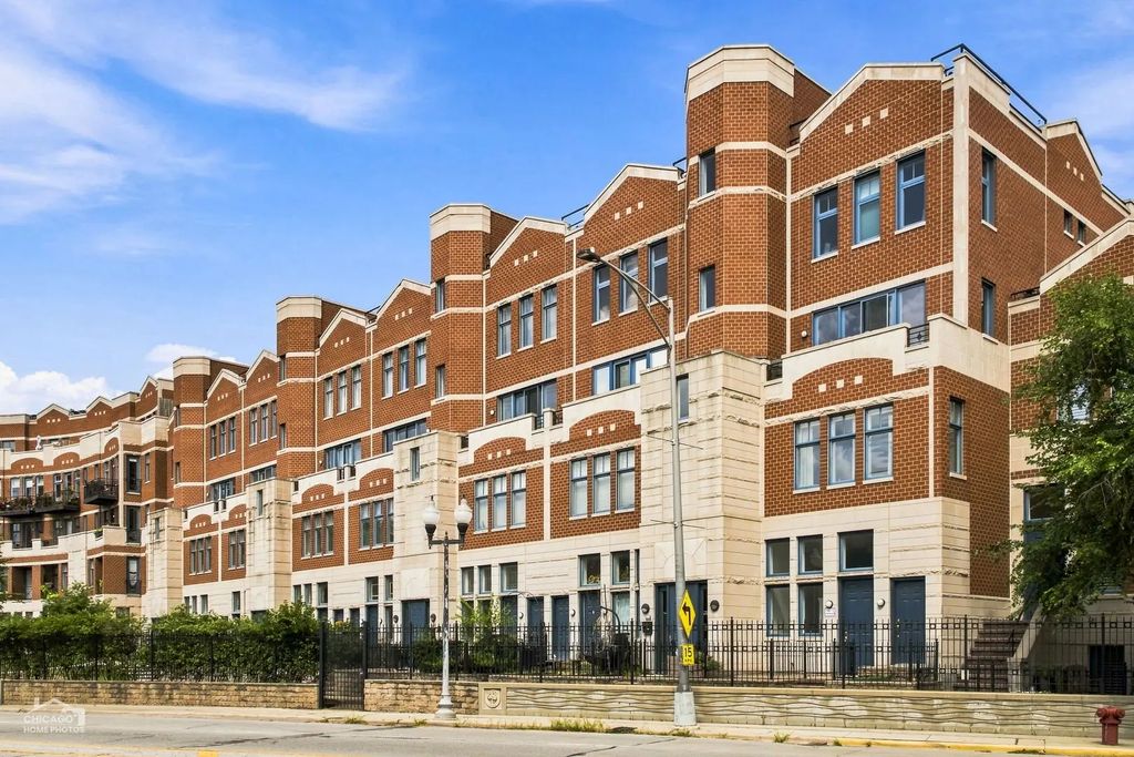 7768 N Sheridan Road 1, Chicago, 60626