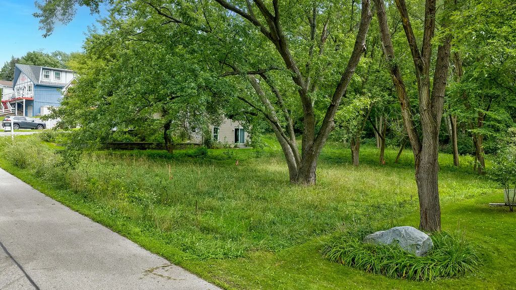 James Street, Wauconda