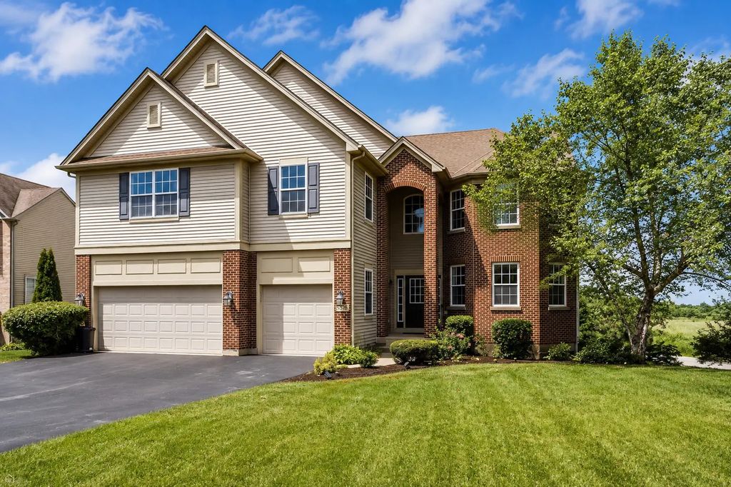 5218 Greenshire Circle, Lake In The Hills