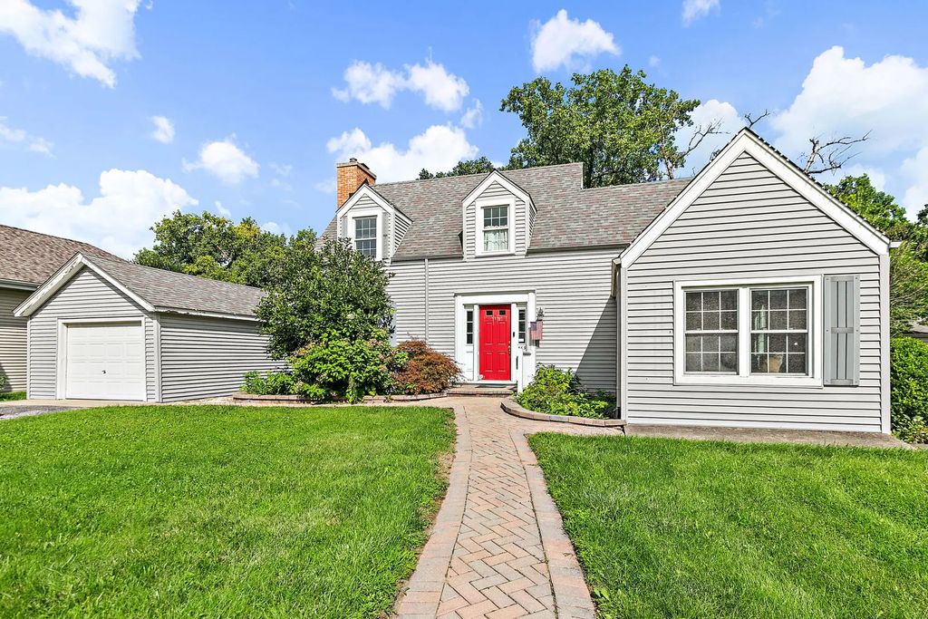 369 N Walnut Street, Elmhurst