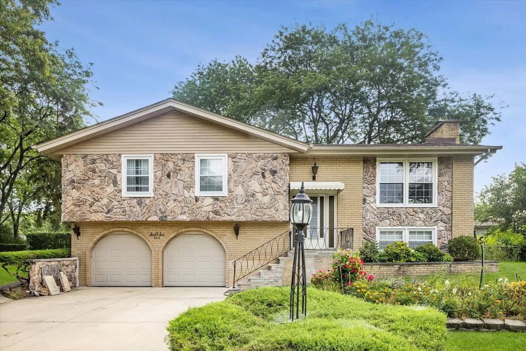 606 Bahama Court, Schaumburg