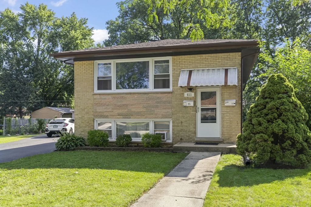 611 N Lullo Drive, Addison
