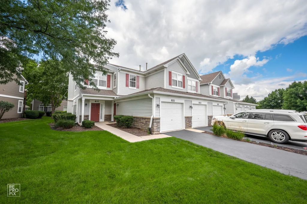 831 Genesee Drive 831, Naperville
