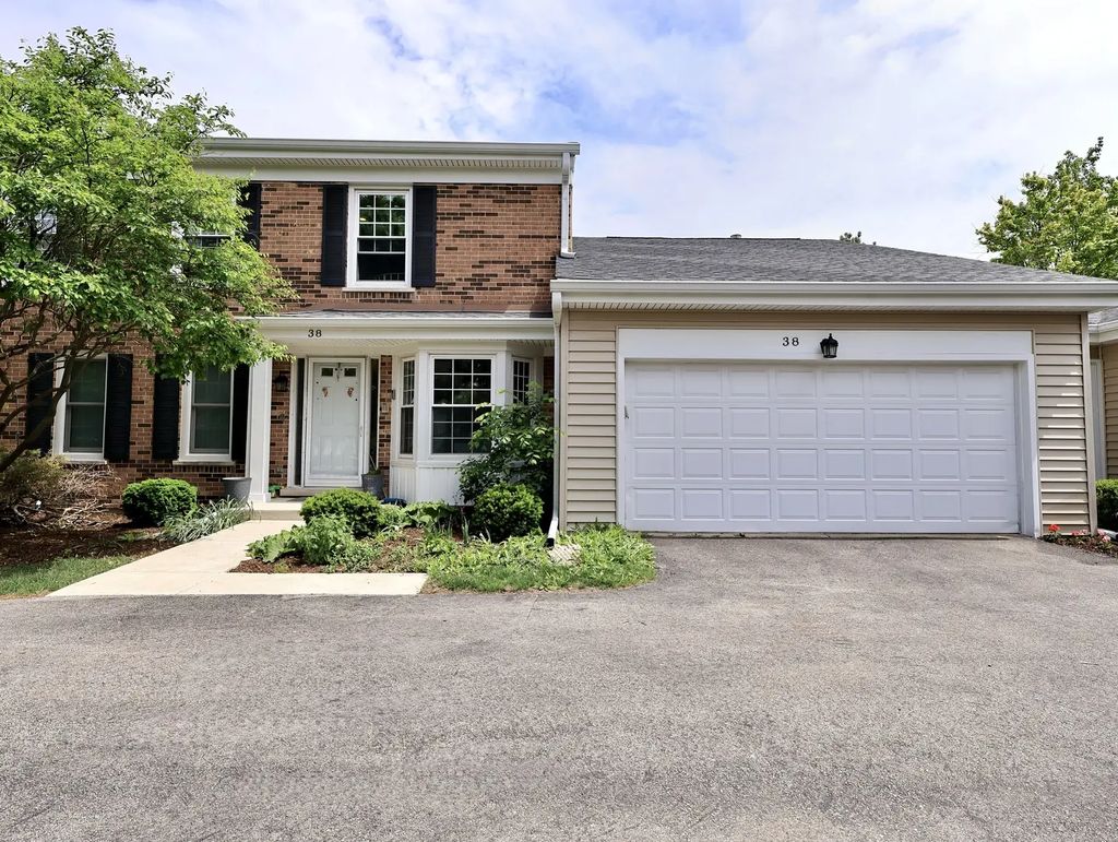38 The Court Of Greenway, Northbrook