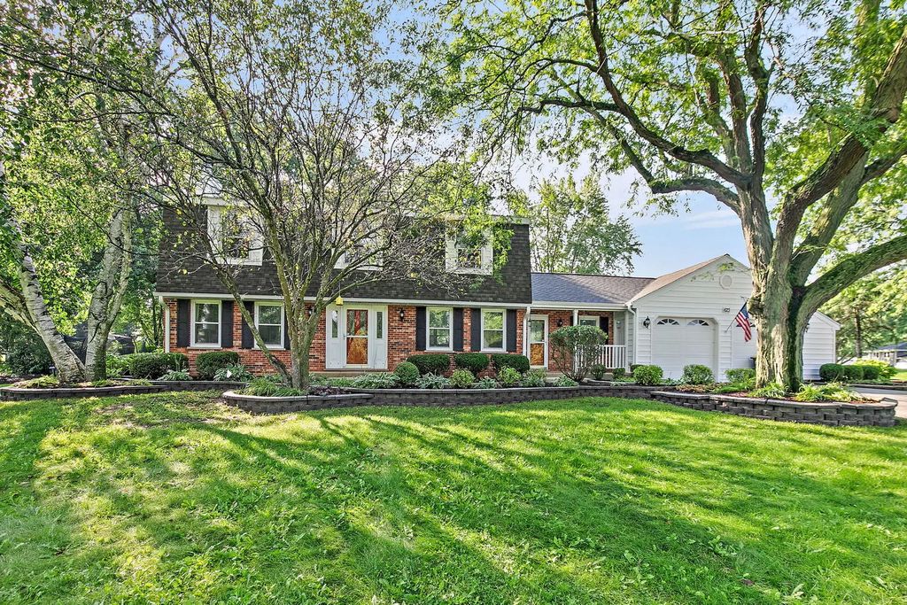623 Pauline Court, Gilberts