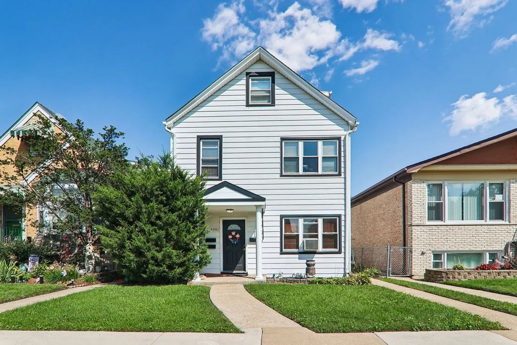 3541 N Neenah Avenue, Chicago