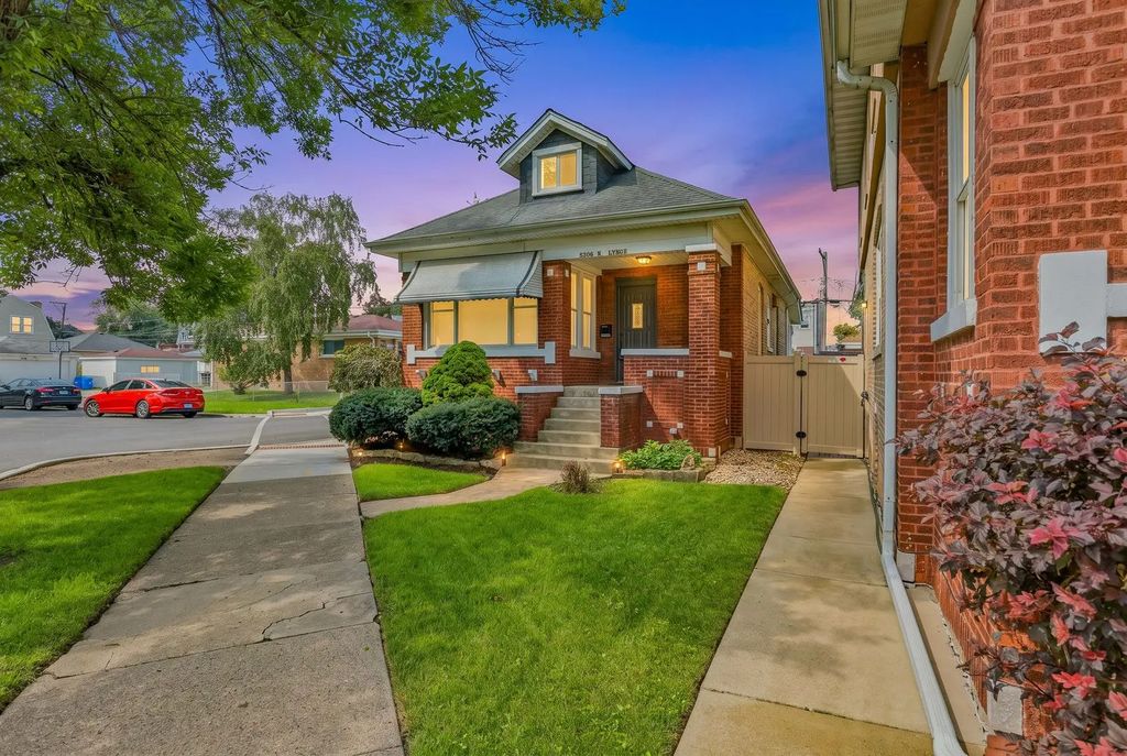 5306 N Lynch Avenue, Chicago