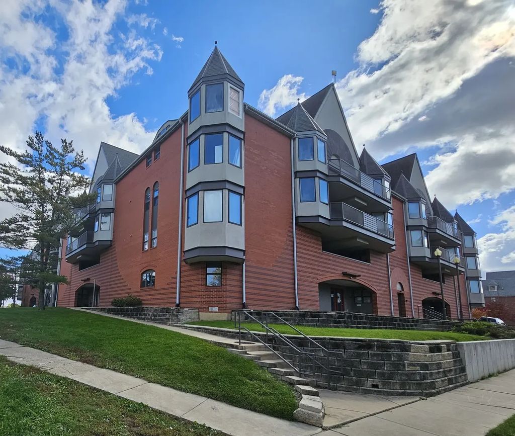 1806 S Cottage Grove Avenue 114, Urbana