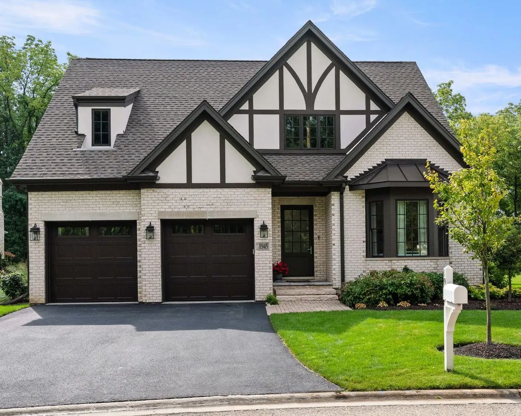 1945 Amberley Court, Lake Forest, 60045