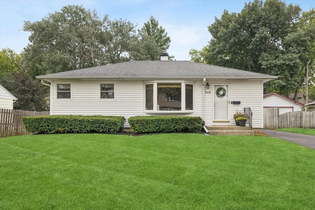 3600 Pheasant Drive, Rolling Meadows