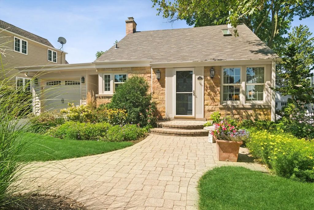 508 Division Street, Barrington