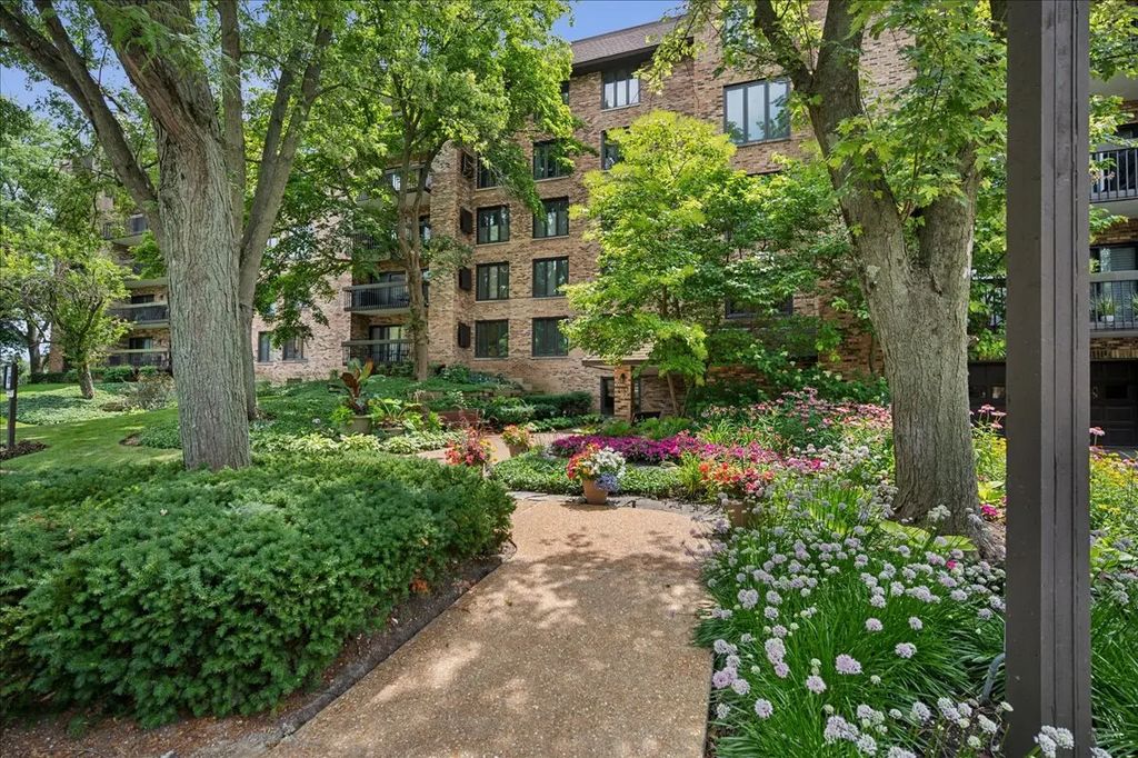 3741 Mission Hills Road 208, Northbrook, 60062