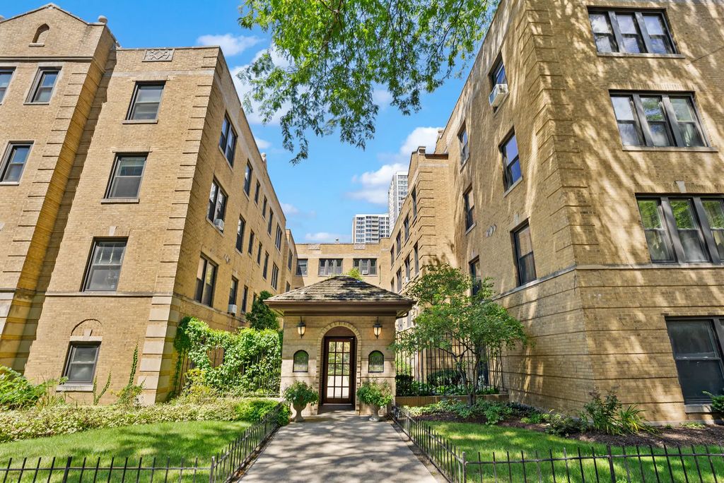 714 W Buena Street B, Chicago, 60613