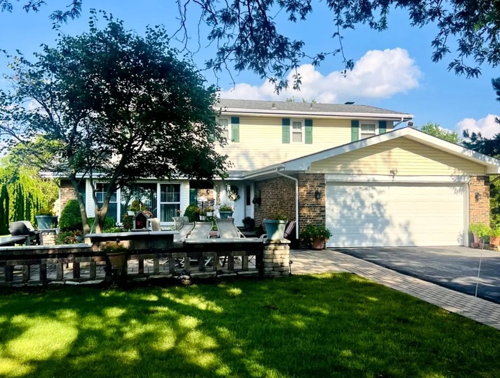 23131 S Volbrecht Road, Crete