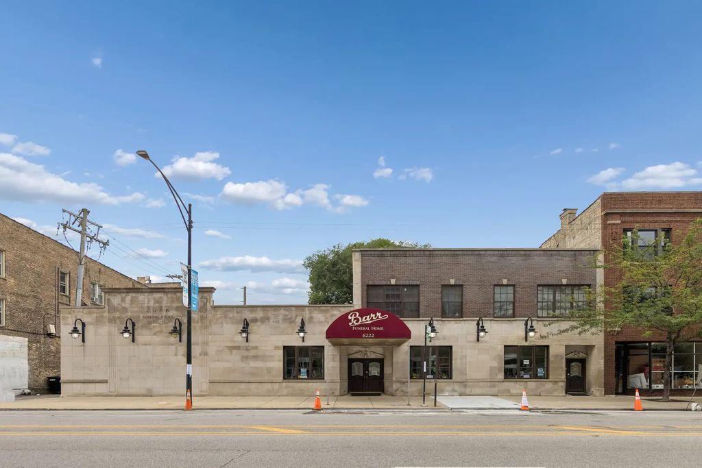 6222 N Broadway Street, Chicago