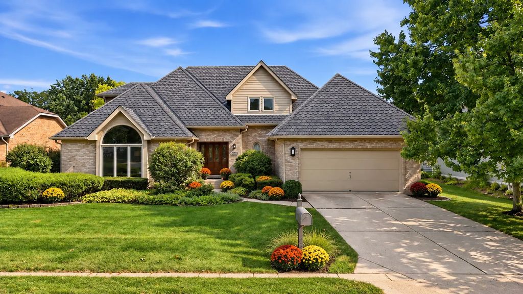 6183 Tyrnbury Drive, Lisle