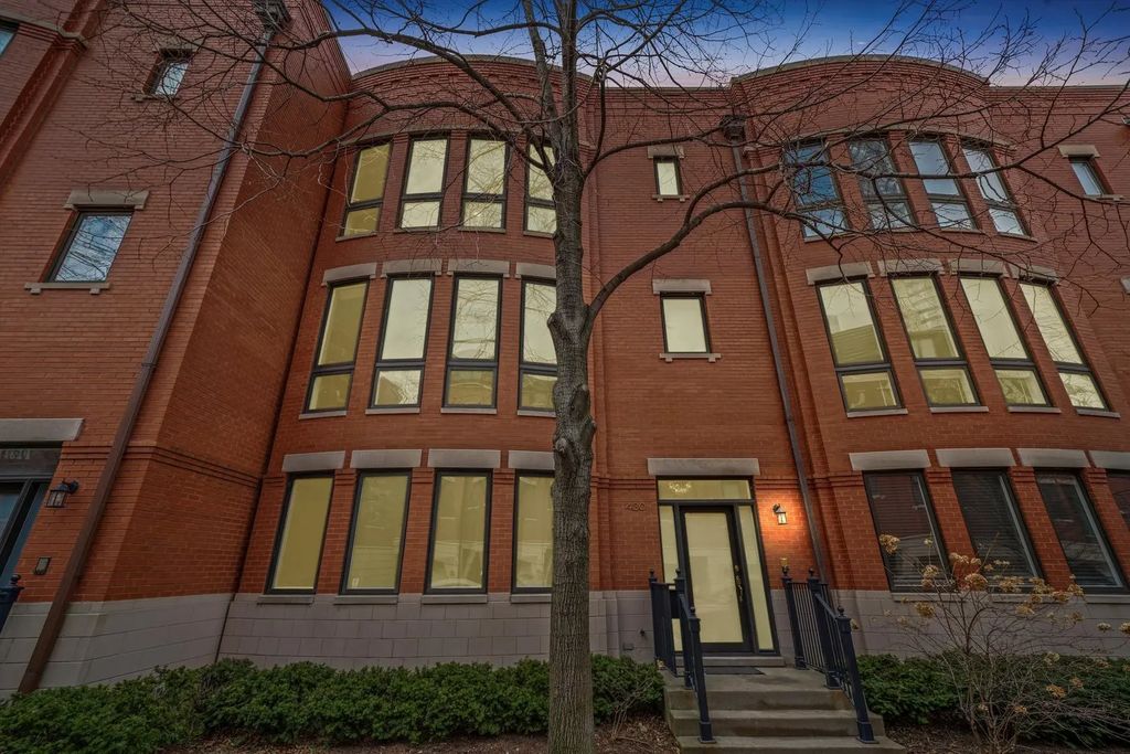 430 N Canal Street, Chicago, 60654