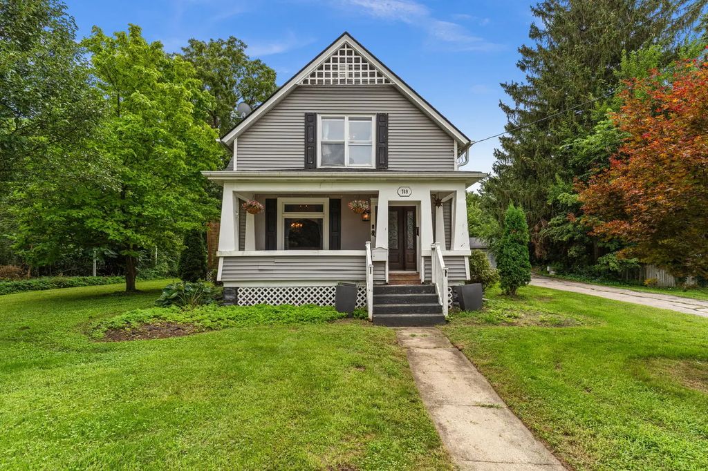 749 N Van Buren Street, Batavia