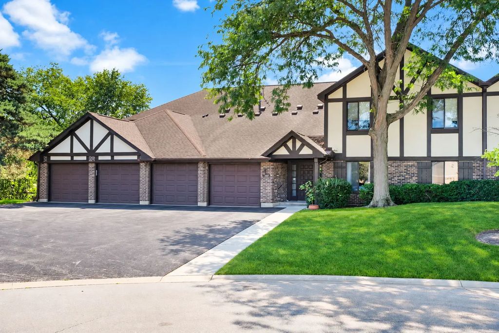 1037 Cottonwood Court 2bl, Wheeling