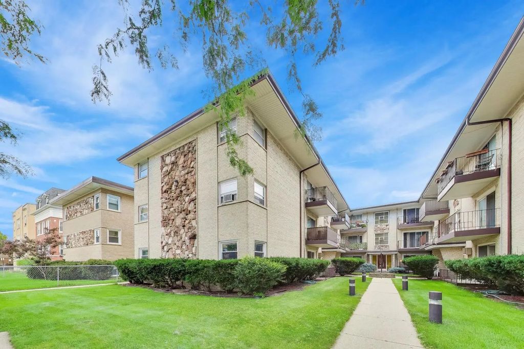 4243 N Kedvale Avenue 1f, Chicago