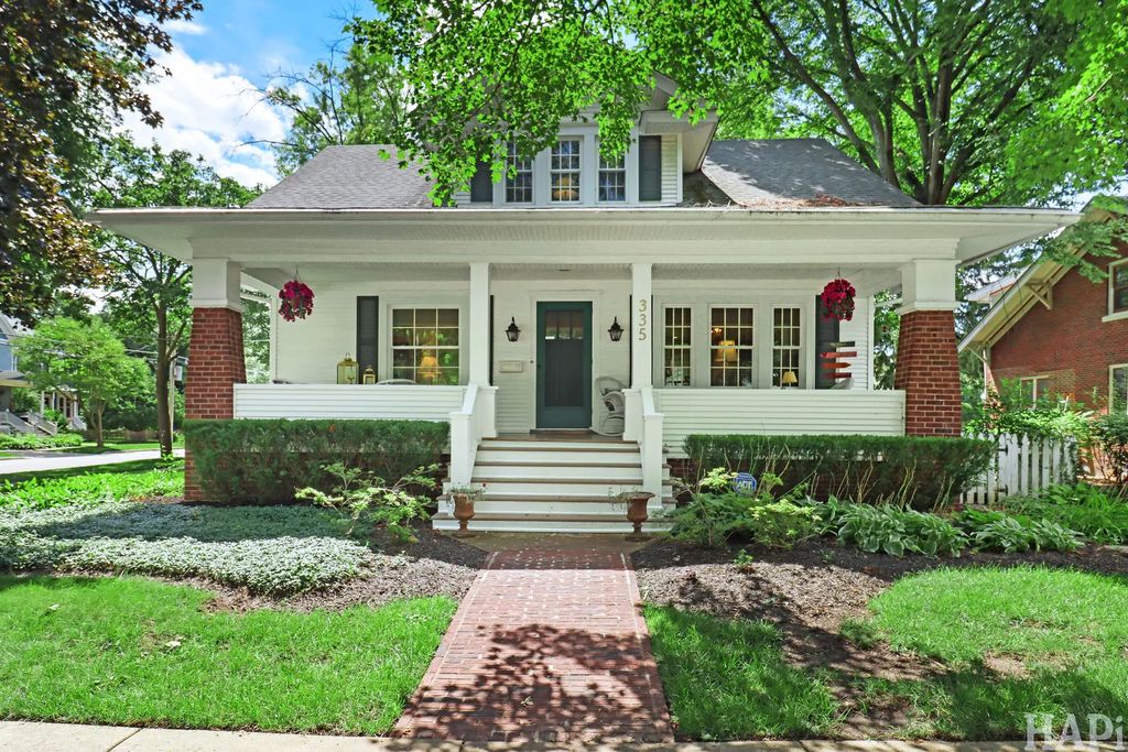 335 E Liberty Street, Barrington