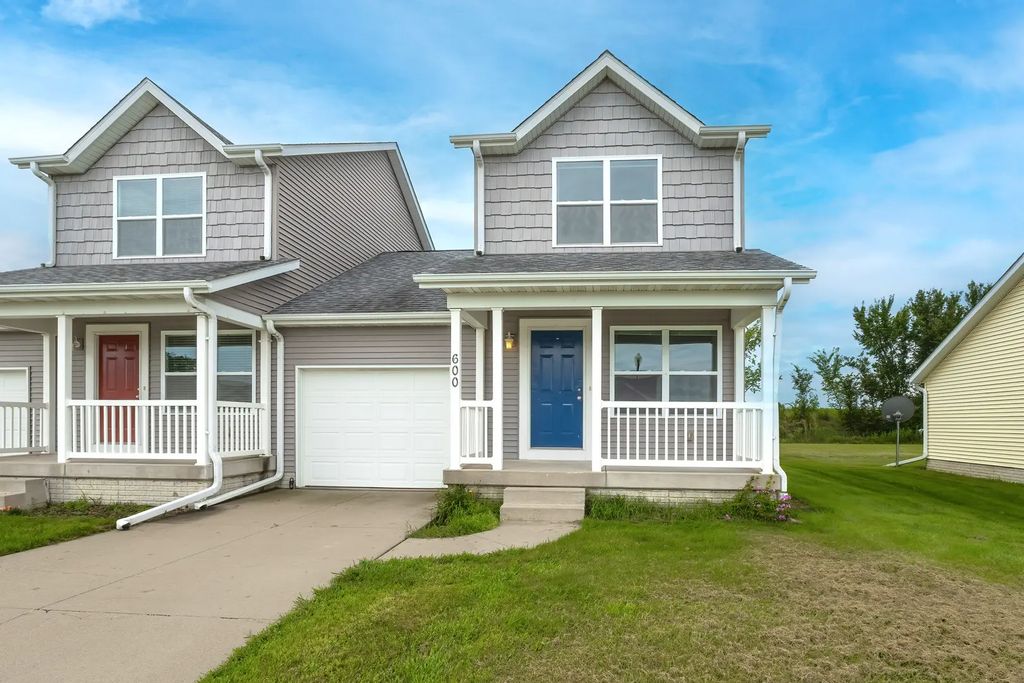 600 Prairie Meadow Drive, Blue Grass