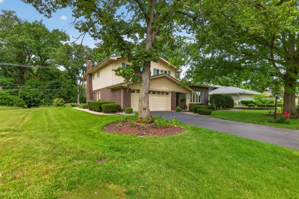13030 S Cypress Lane, Palos Heights