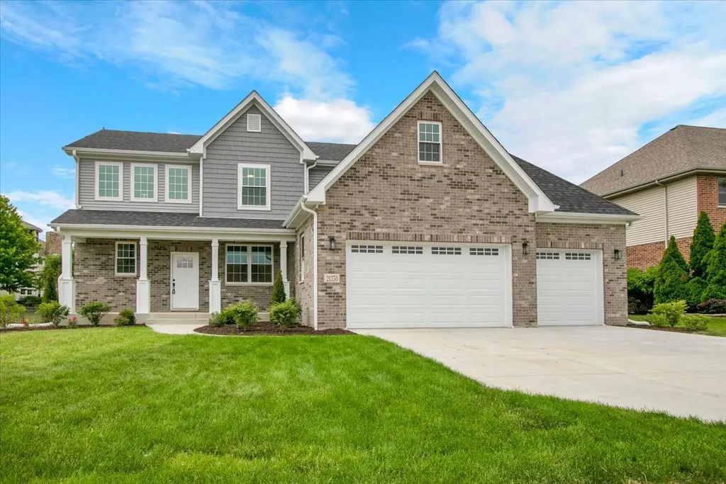 21350 Somerset Street, Shorewood