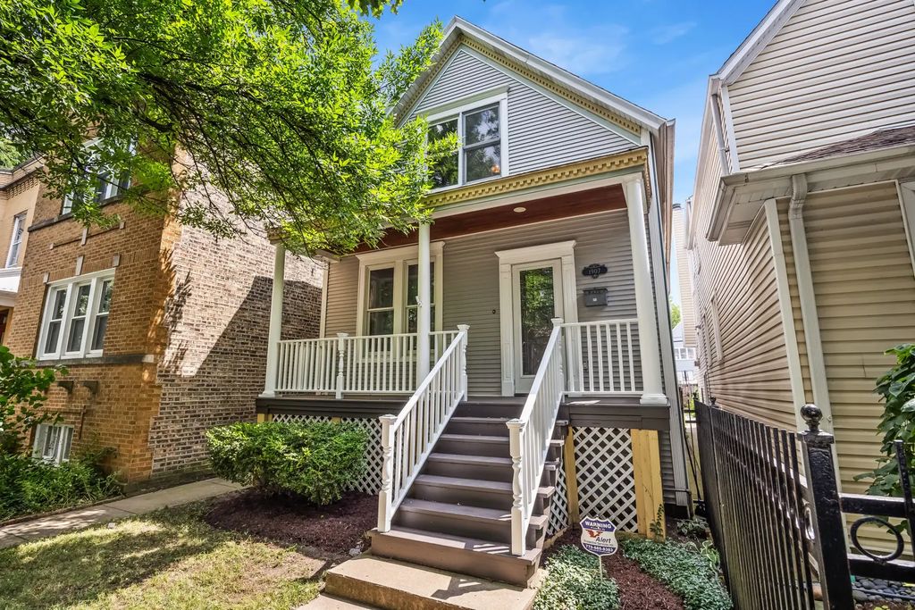 1907 W Warner Avenue, Chicago, 60613