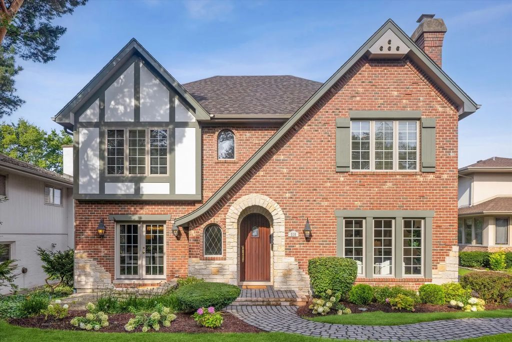 516 N Adams Street, Hinsdale