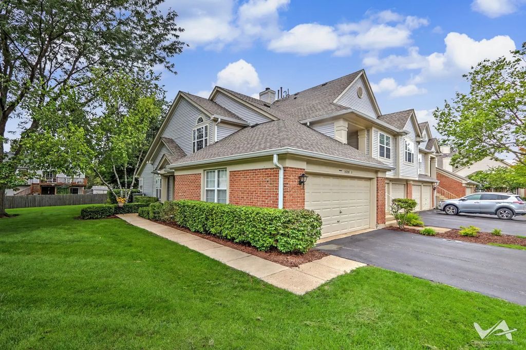 1628 Columbia Circle 1, Bartlett