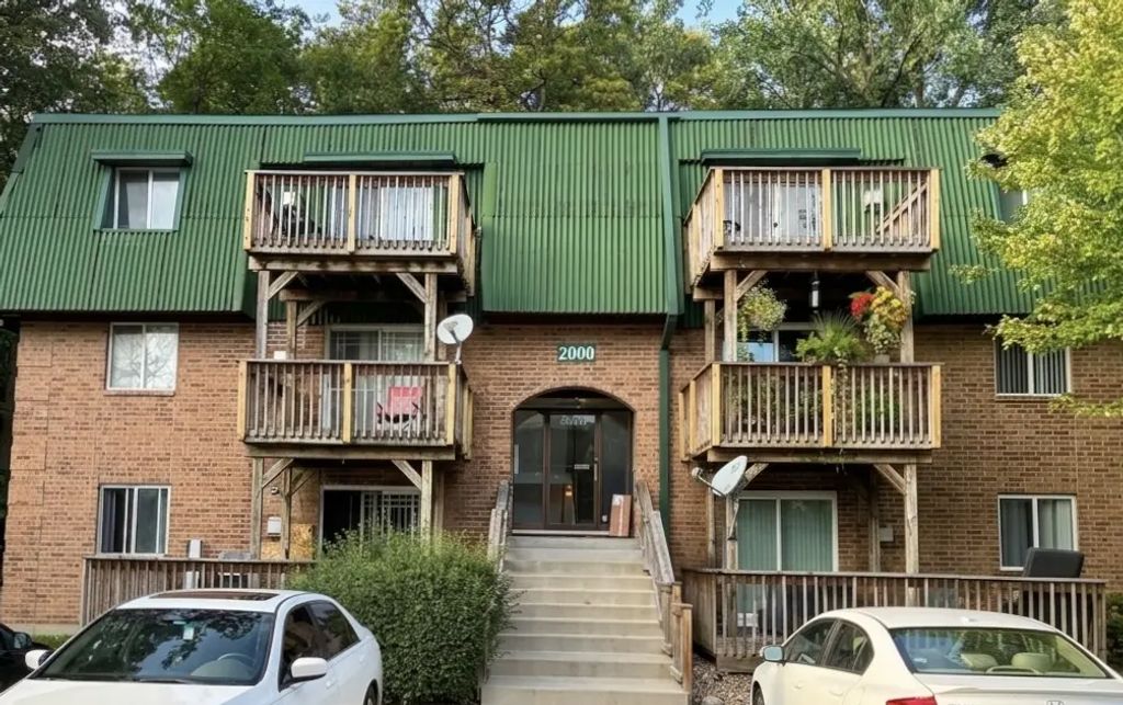 2000 Tall Oaks Drive 1a, Aurora
