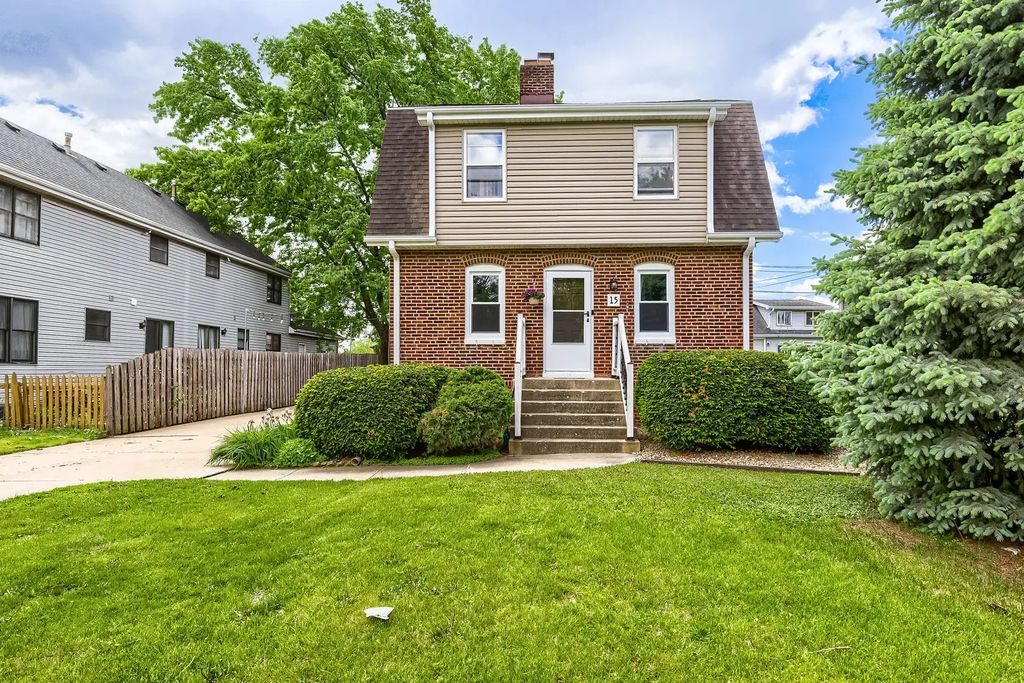 15 W Ann Street, Lombard