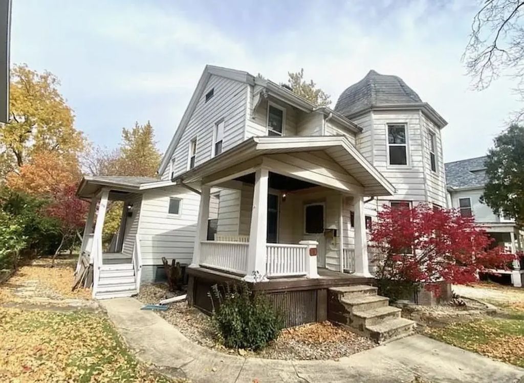 612 1/2 E Chestnut Street 2, Bloomington