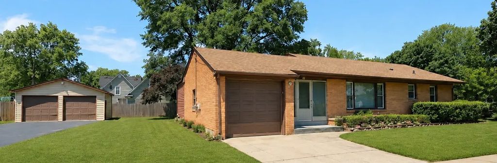 319 N Lord Avenue, Carpentersville