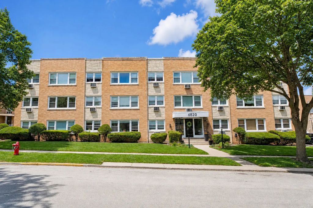 4820 W Conrad Street 106, Skokie, 60077