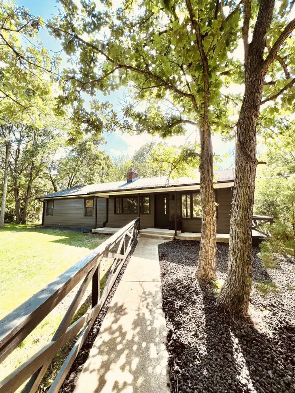 3s306 Winfield Road, Warrenville