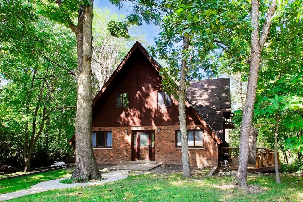 28480 N Oak Knoll Road, McHenry