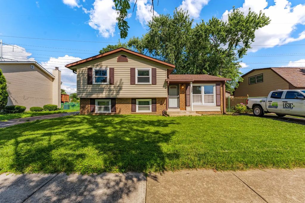132 Garden Drive, Bolingbrook