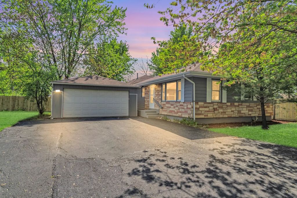 117 Arthur Avenue, South Elgin