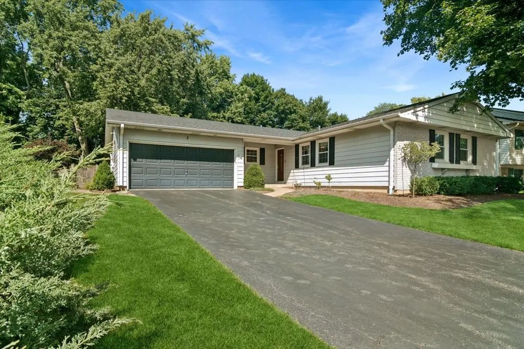 3 Whitehall Court, Buffalo Grove