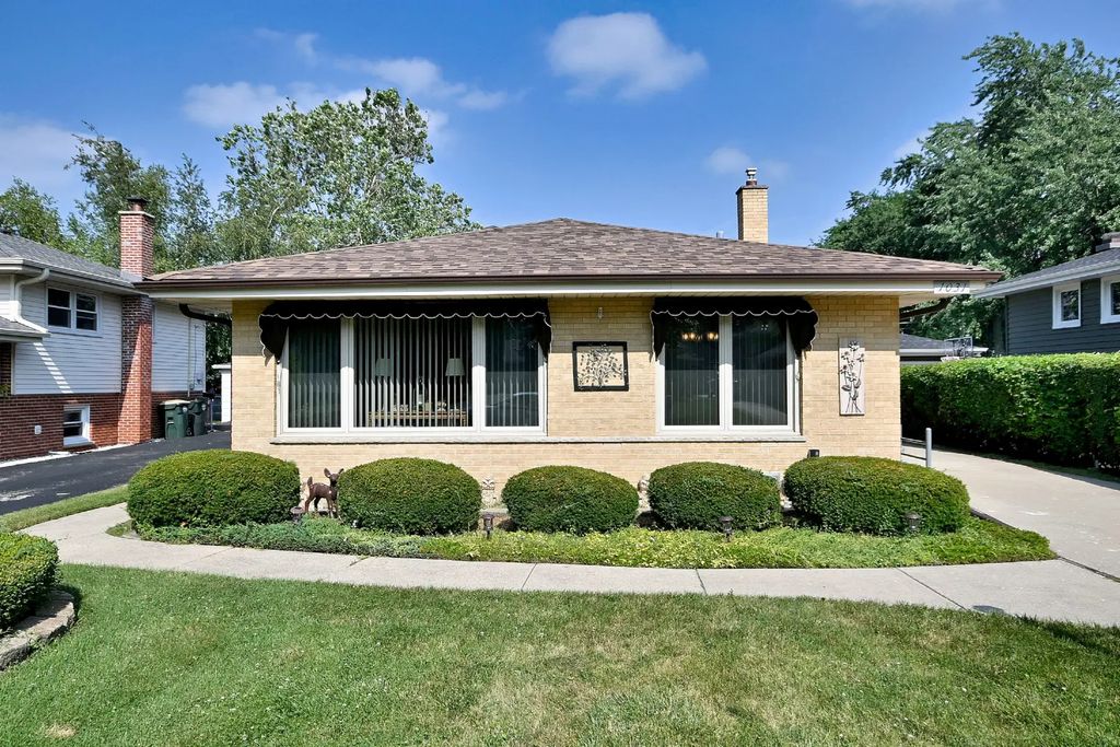 1031 S Belmont Avenue, Arlington Heights