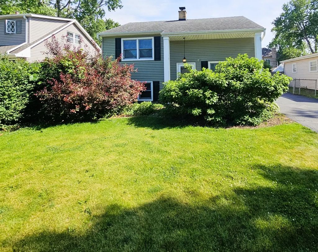 618 W Comstock Avenue, Elmhurst