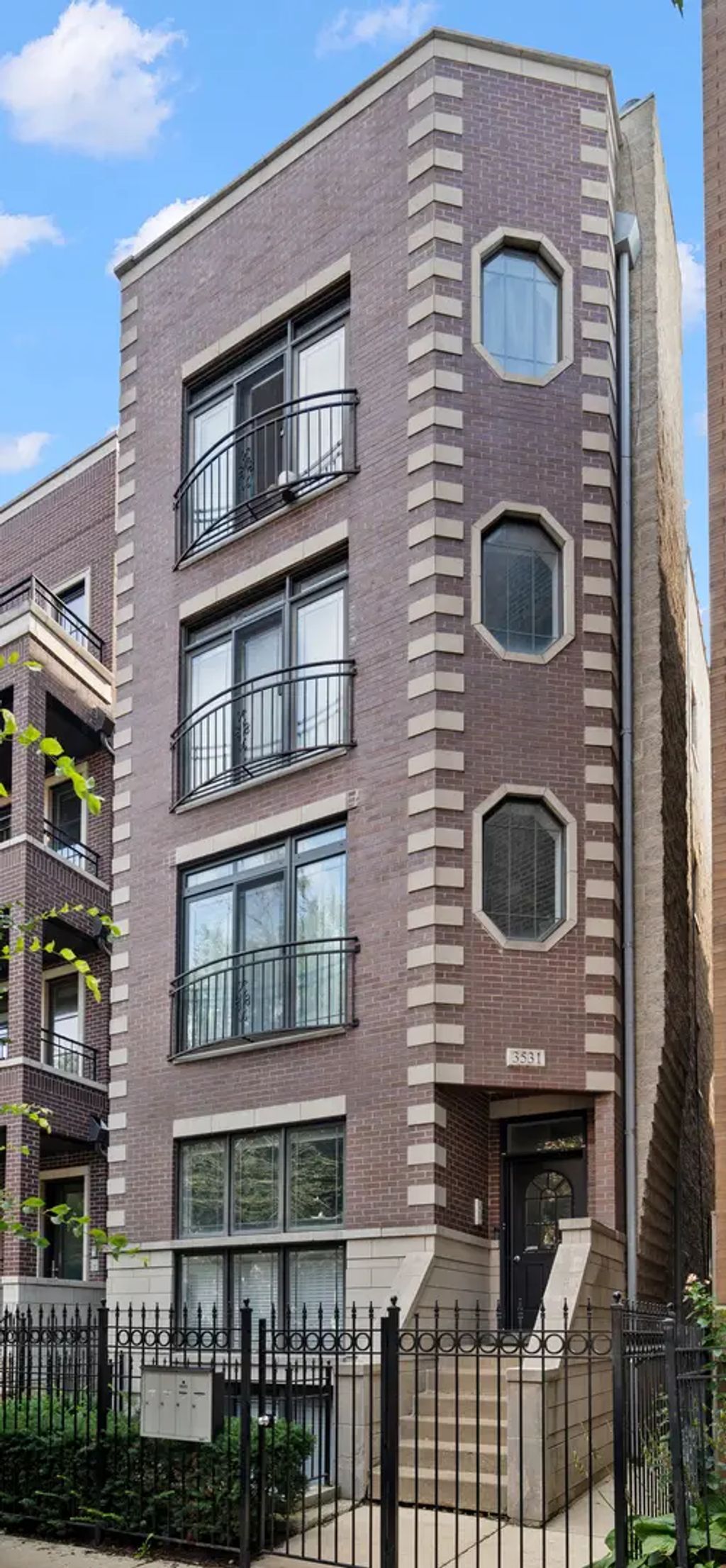 3531 N Wilton Avenue 4, Chicago, 60657