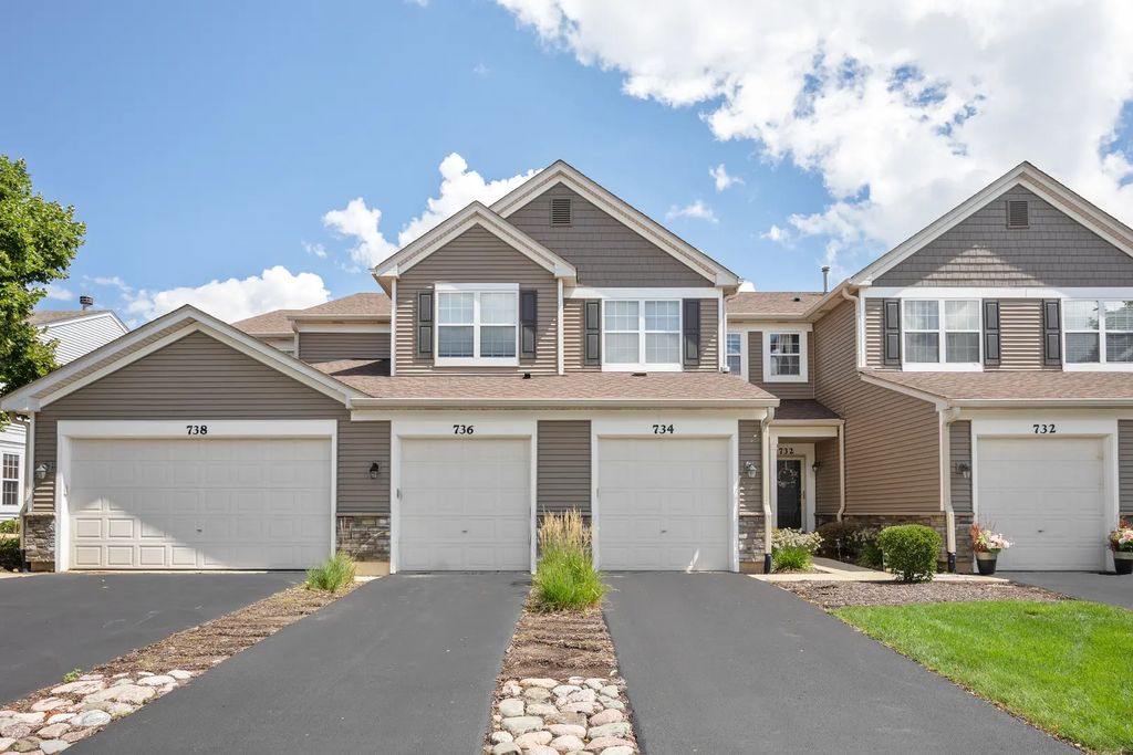 736 Woodewind Drive, Naperville