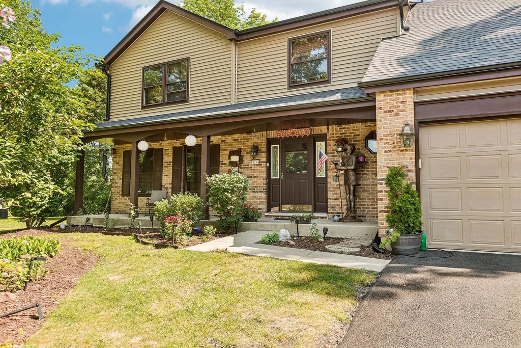 816 Bonnie Brae Lane, Bolingbrook