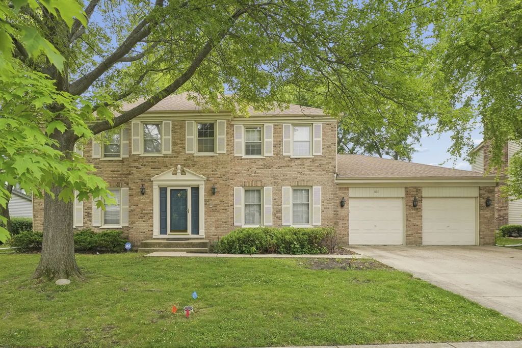 837 Heatherstone Drive, Schaumburg