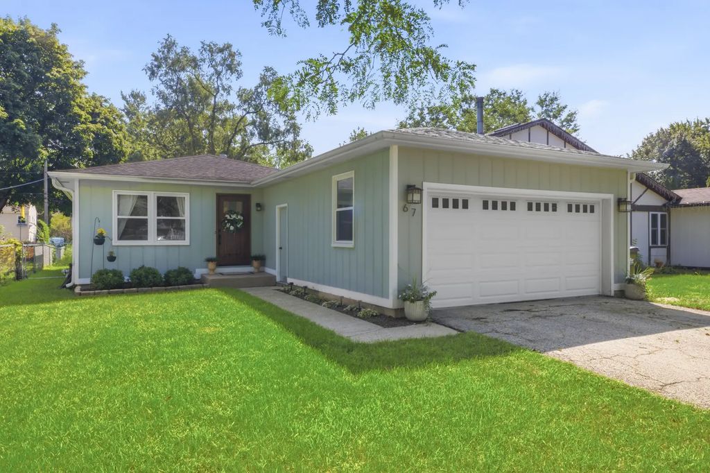 67 Barberry Drive, Crystal Lake