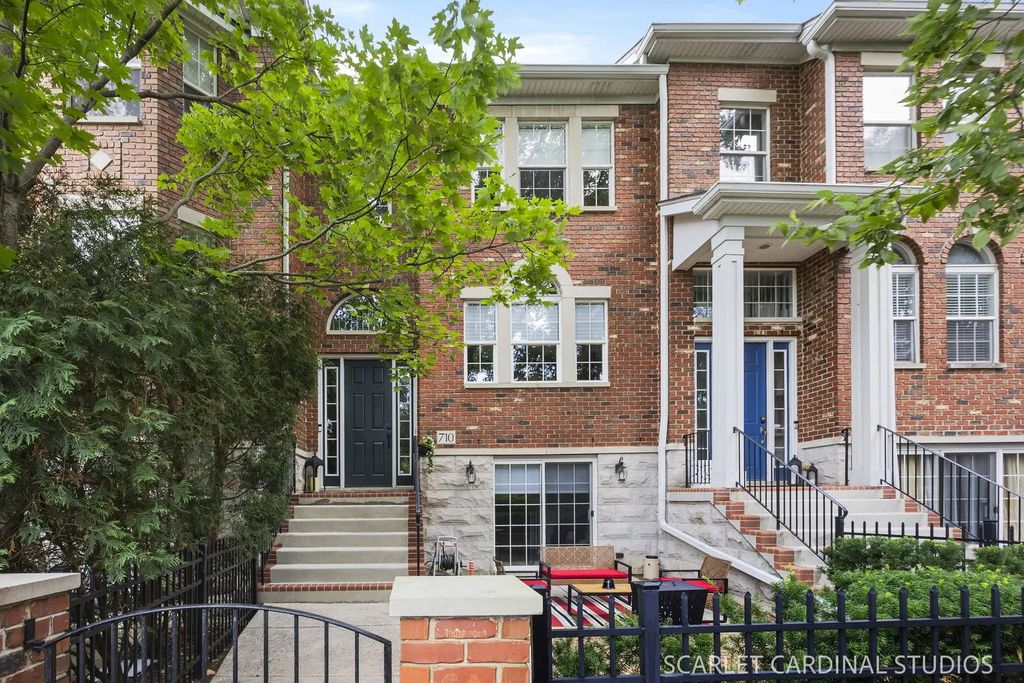 710 Prescott Court, Naperville